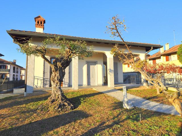 Villa Indipendente in vendita a Bernate Ticino, Lombardia