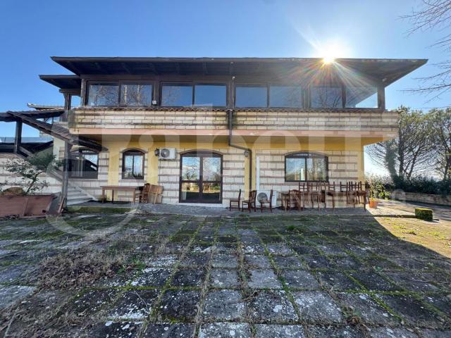 Villa Indipendente in vendita a Caiazzo, Campania