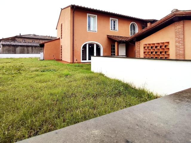 Villa Indipendente in vendita a Oltrarno, Calcinaia