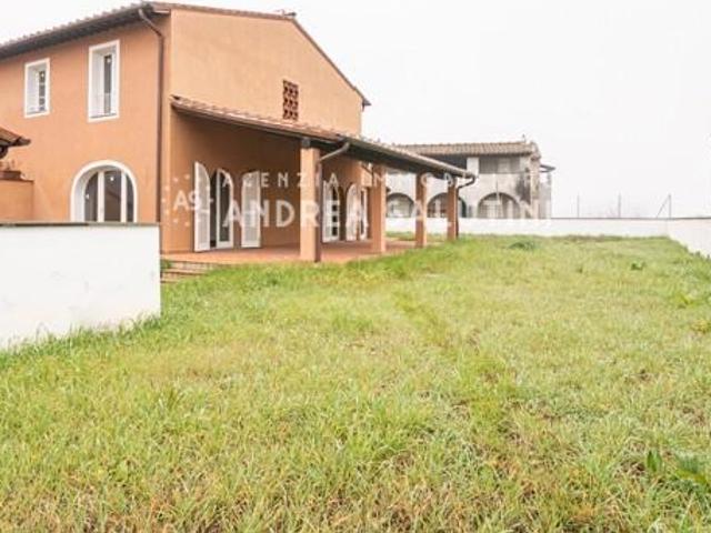 Villa Indipendente in vendita a Oltrarno, Calcinaia