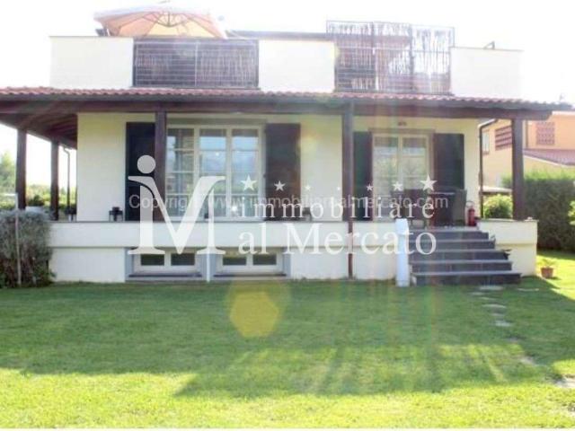Villa Indipendente in vendita a località Bucine, Camaiore