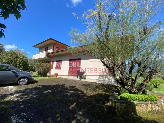 Villa Indipendente in vendita a Nocchi, Camaiore