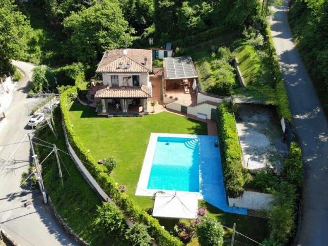 Villa Indipendente in vendita a Salapreti, Camaiore