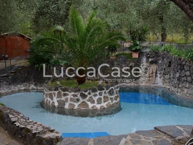 Villa Indipendente in vendita a Montebello, Camaiore