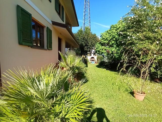Villa Indipendente in vendita a Camaiore, Toscana