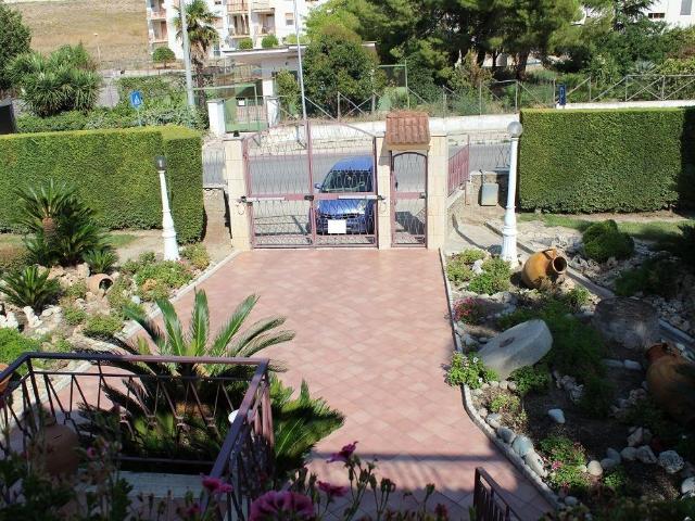 Villa Indipendente in vendita a Puglia, Barletta-andria-trani