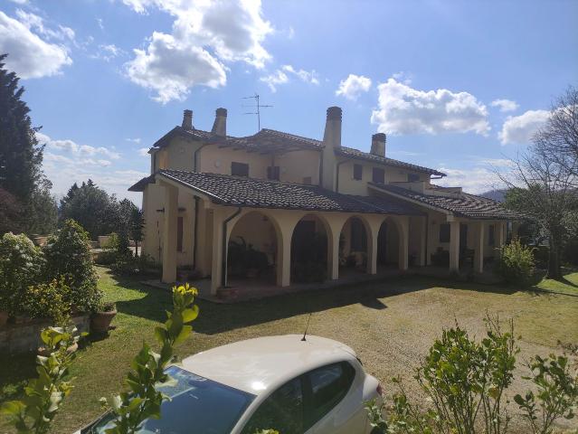 Villa Indipendente in vendita a Carmignano, Toscana