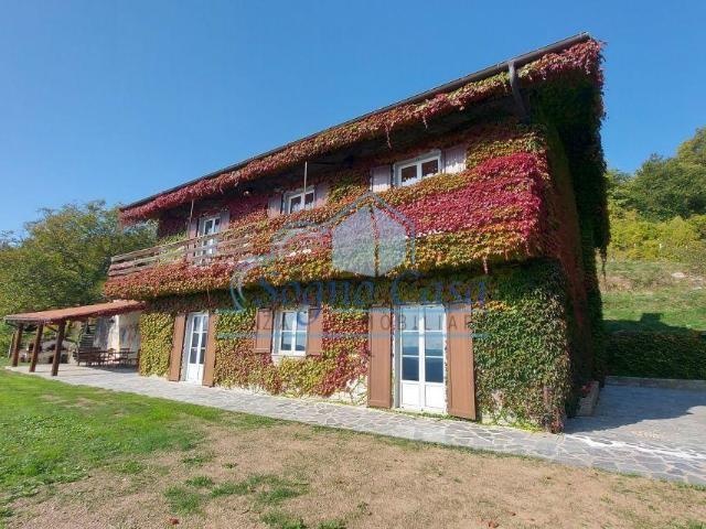 Villa Indipendente in vendita a Carro, Liguria