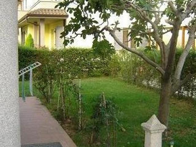 Villa Indipendente in vendita a Cassano D'adda, Lombardia