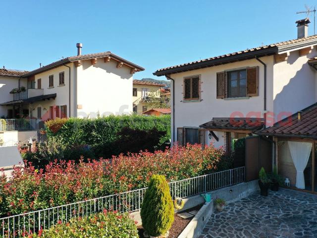 Villa Indipendente in vendita a Unione Comuni Garfagnana, Castelnuovo Di Garfagnana
