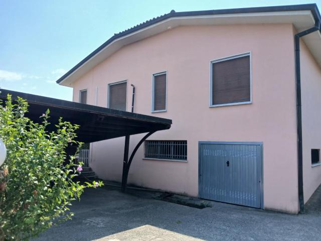 Villa Indipendente in vendita a Fara Gera D'adda, Lombardia