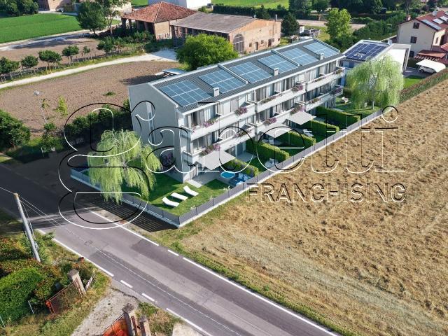 Villa Indipendente in vendita a Villaggio Satellite, Ferrara