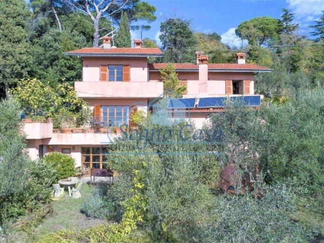 Villa Indipendente in vendita a Unione di comuni Montana Lunigiana, Fosdinovo