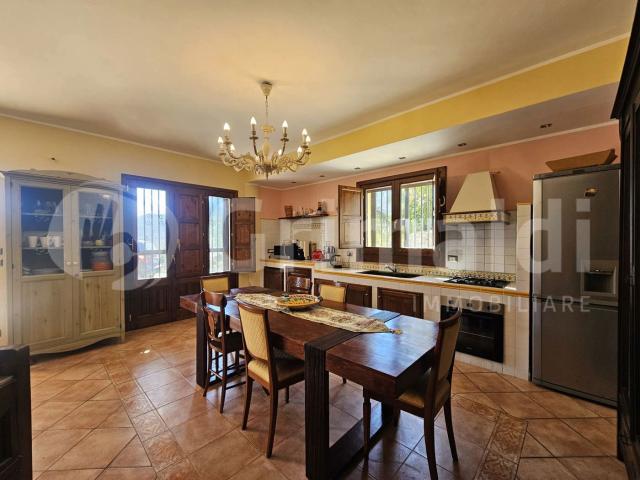 Villa Indipendente in vendita a Francavilla Di Sicilia, Sicilia