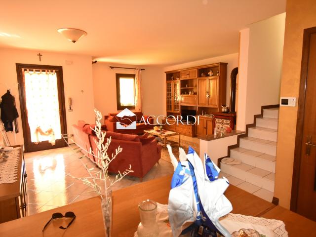 Villa Indipendente in vendita a Gaiarine, Veneto
