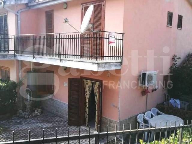 Villa Indipendente in vendita a Galluccio, Campania
