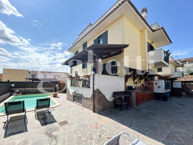 Villa Indipendente in vendita a Giugliano In Campania, Campania