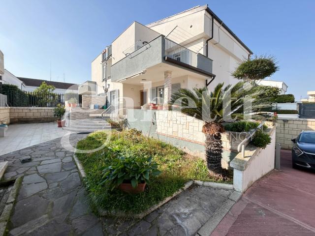 Villa Indipendente in vendita a Giugliano In Campania, Campania