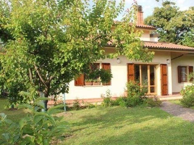 Villa Indipendente in vendita a Lamporecchio, Toscana