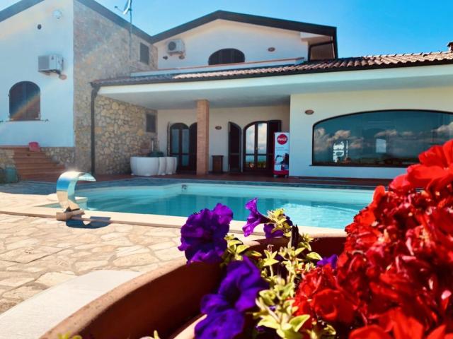 Villa Indipendente in affitto a Livorno, Toscana