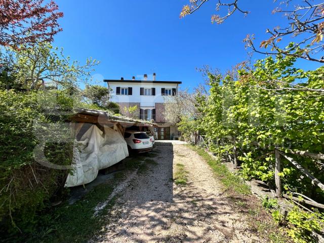 Villa Indipendente in vendita a Unione dei comuni Savena-Idice, Loiano