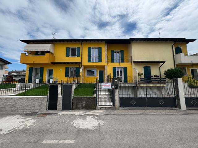 Villa Indipendente in vendita a Unione dei Comuni Bassa Bresciana Occidentale, Maclodio
