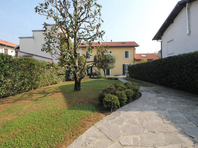 Villa Indipendente in vendita a Marnate, Varese