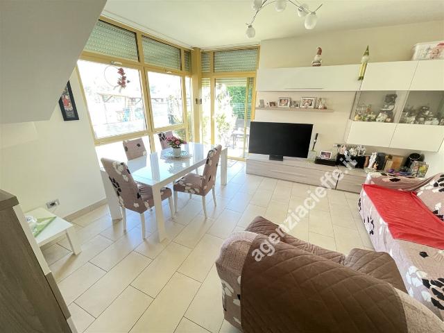 Villa Indipendente in vendita a San Lorenzo, Marina Di Massa