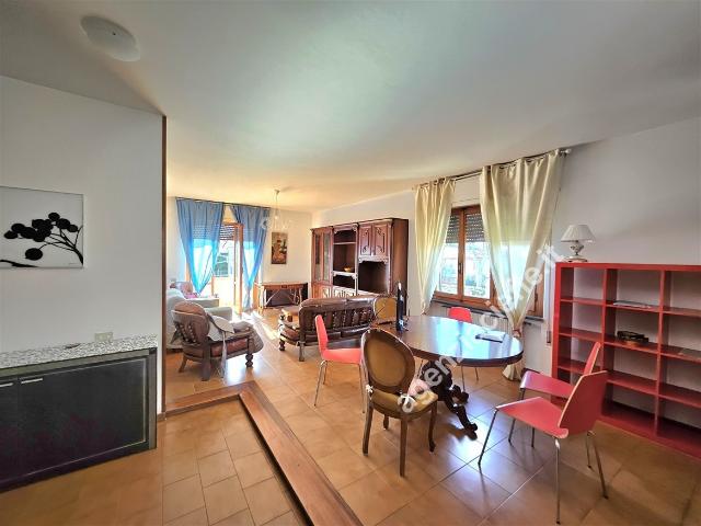 Villa Indipendente in vendita a Marina di Massa, Marina Di Massa