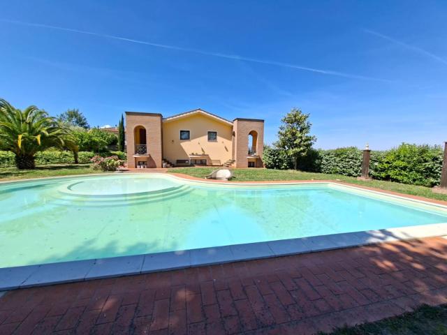 Villa Indipendente in vendita a Peccioli, Toscana