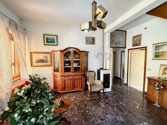Villa Indipendente in vendita a Gallo, Montecatini Terme