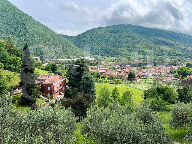 Villa Indipendente in vendita a Dernago, Nave