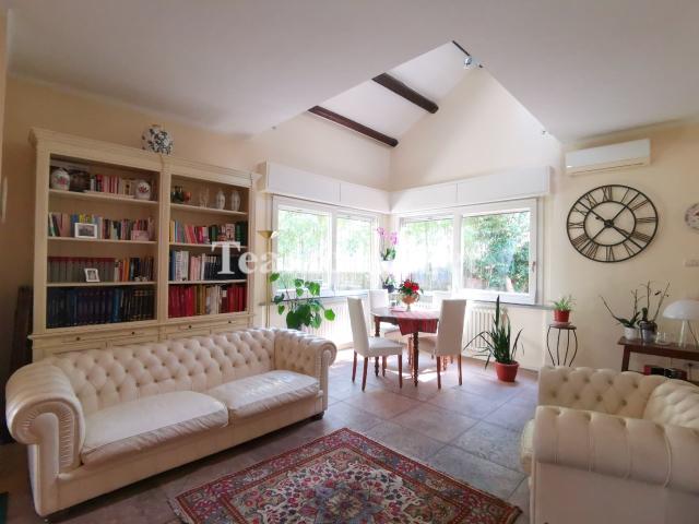 Villa Indipendente in vendita a Centro Storico, Marche