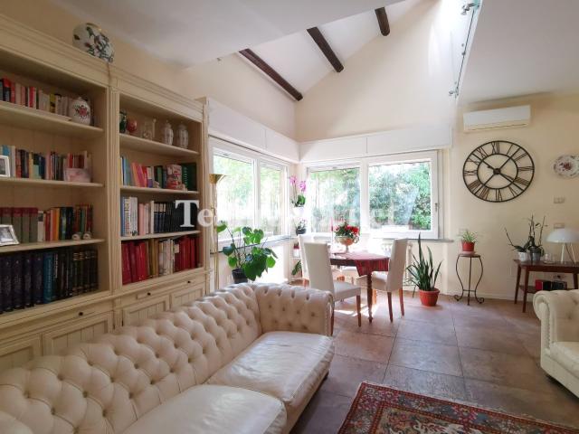 Villa Indipendente in vendita a Centro Storico, Marche