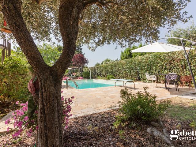 Villa Indipendente in vendita a Marche, Pesaro E Urbino