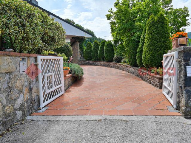 Villa Indipendente in vendita a Unione Comuni Garfagnana, Piazza Al Serchio