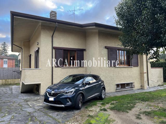 Villa Indipendente in vendita a Tonfano, Toscana