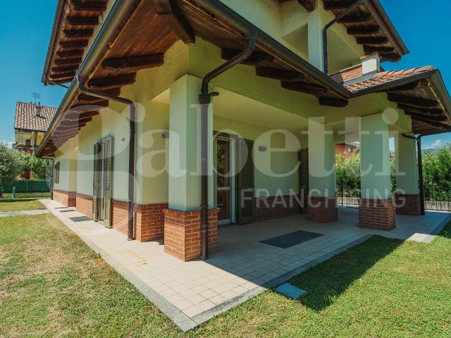 Villa Indipendente in vendita a Riva, Piemonte