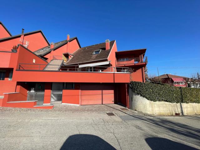 Villa Indipendente in vendita a Bricco, Piobesi d'Alba