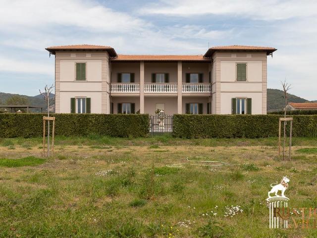 Villa Indipendente in vendita a Porta a Lucca, Pisa