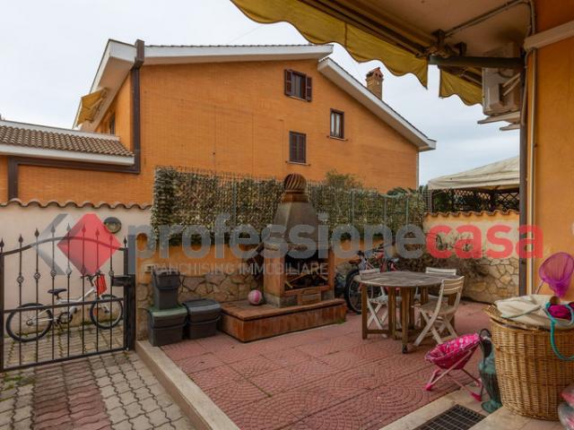 Villa Indipendente in vendita a Torvajanica, Roma Capitale
