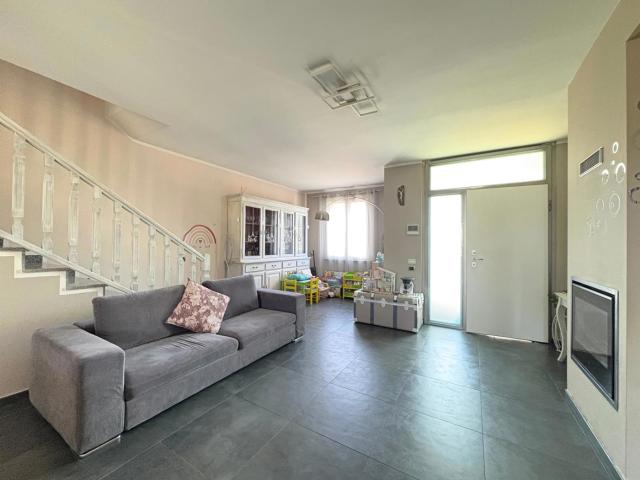Villa Indipendente in vendita a Robecco Sul Naviglio, Lombardia
