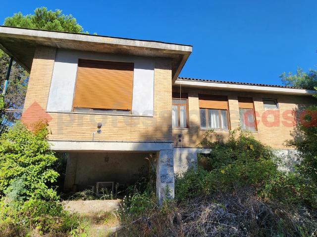 Villa Indipendente in affitto a Municipio Roma XV, Roma Capitale