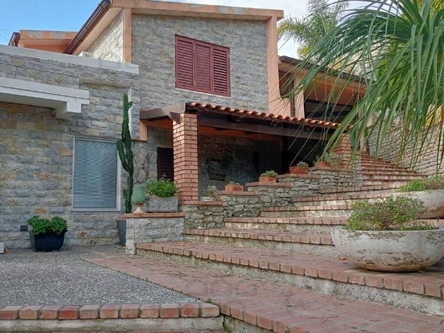Villa Indipendente in vendita a Calabria, Reggio Calabria