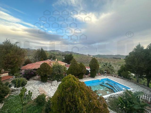 Villa Indipendente in vendita a Calabria, Reggio Calabria