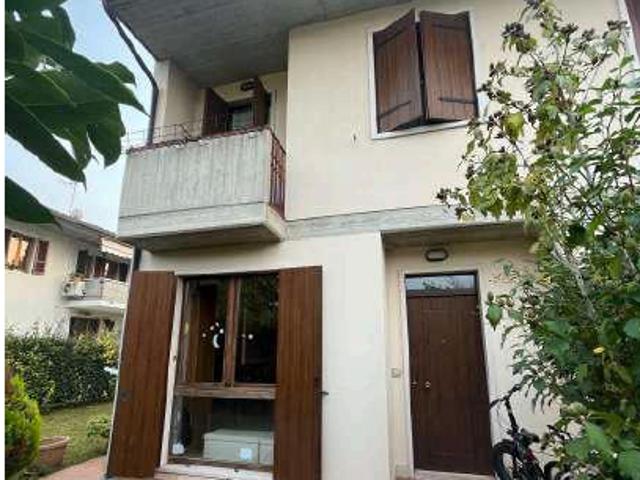 Villa Indipendente in vendita a San Pietro In Cariano, Veneto