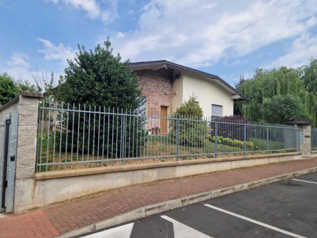 Villa Indipendente in vendita a Senaghino, Senago