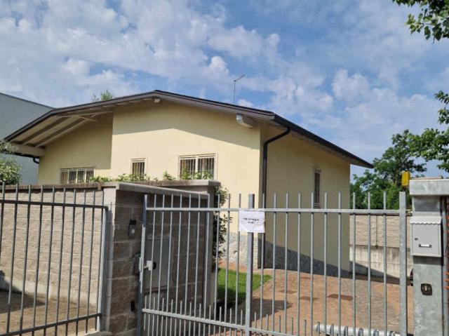 Villa Indipendente in vendita a Senaghino, Senago