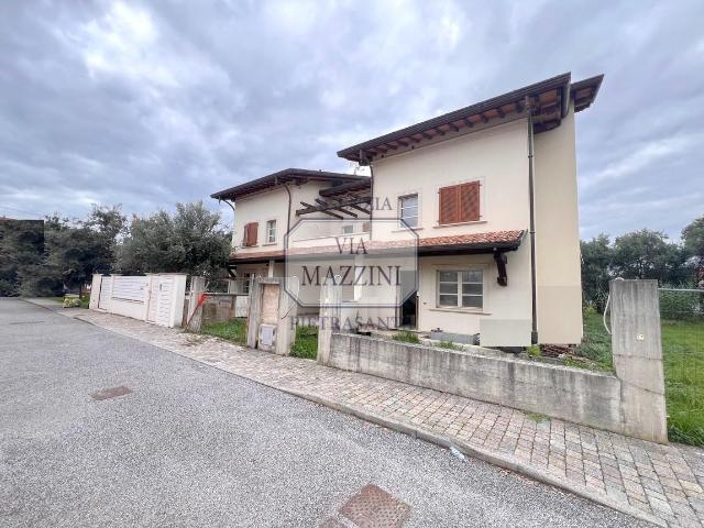 Villa Indipendente in vendita a Frasso, Seravezza