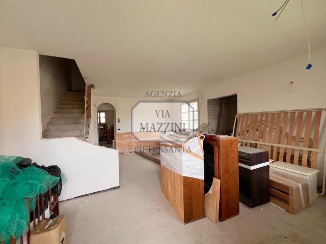 Villa Indipendente in vendita a Frasso, Seravezza